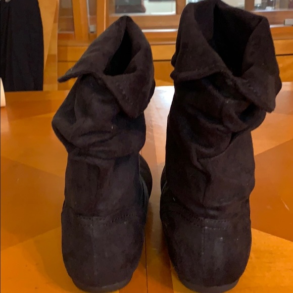 Aldo Cuffed Ankle Boots / NWOT - Picture 2 of 7